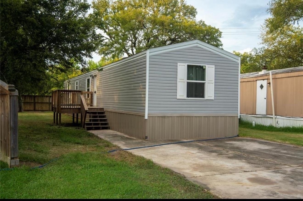 114 Bluebill Bay N - Photo 0