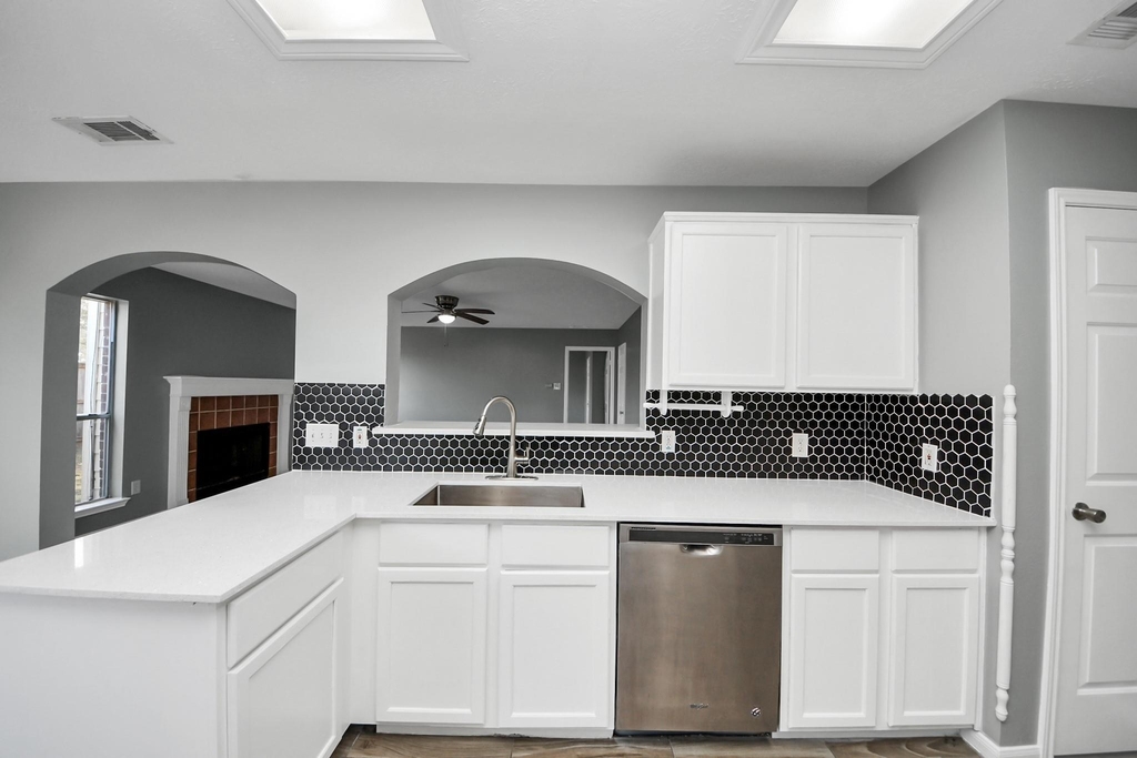 4805 E Columbary Drive - Photo 12