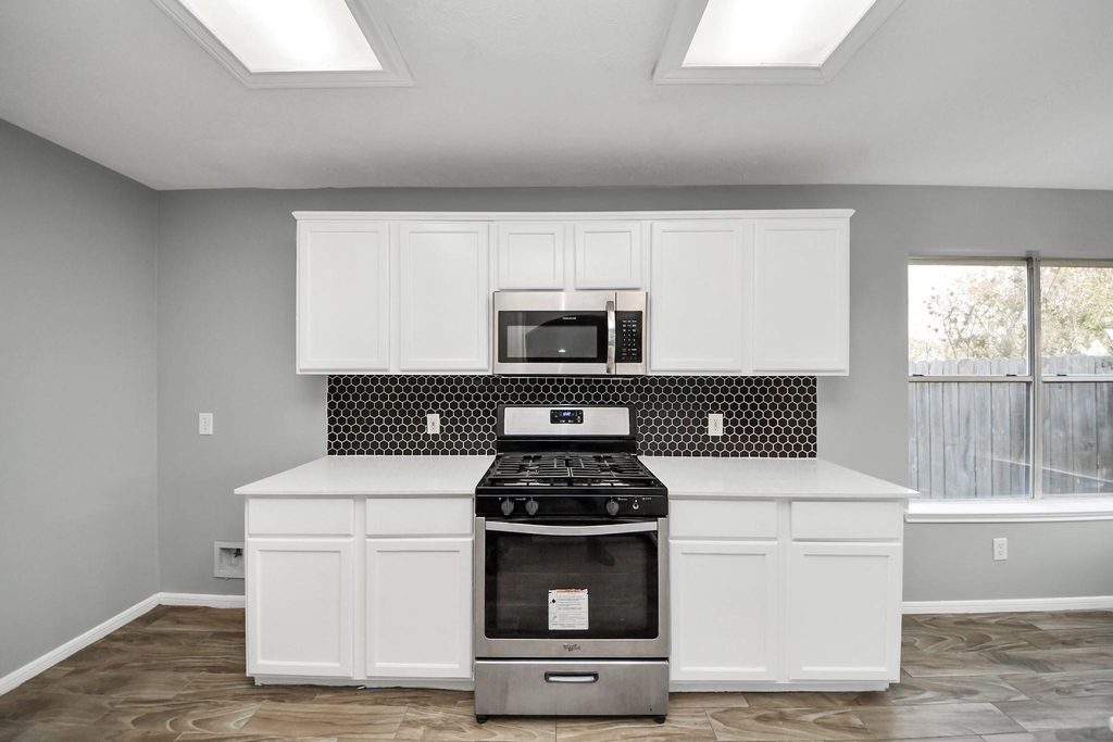 4805 E Columbary Drive - Photo 10