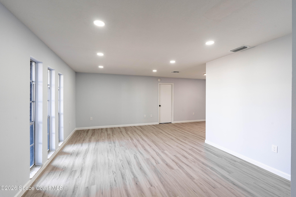 306 Harvey Avenue Ne - Photo 6