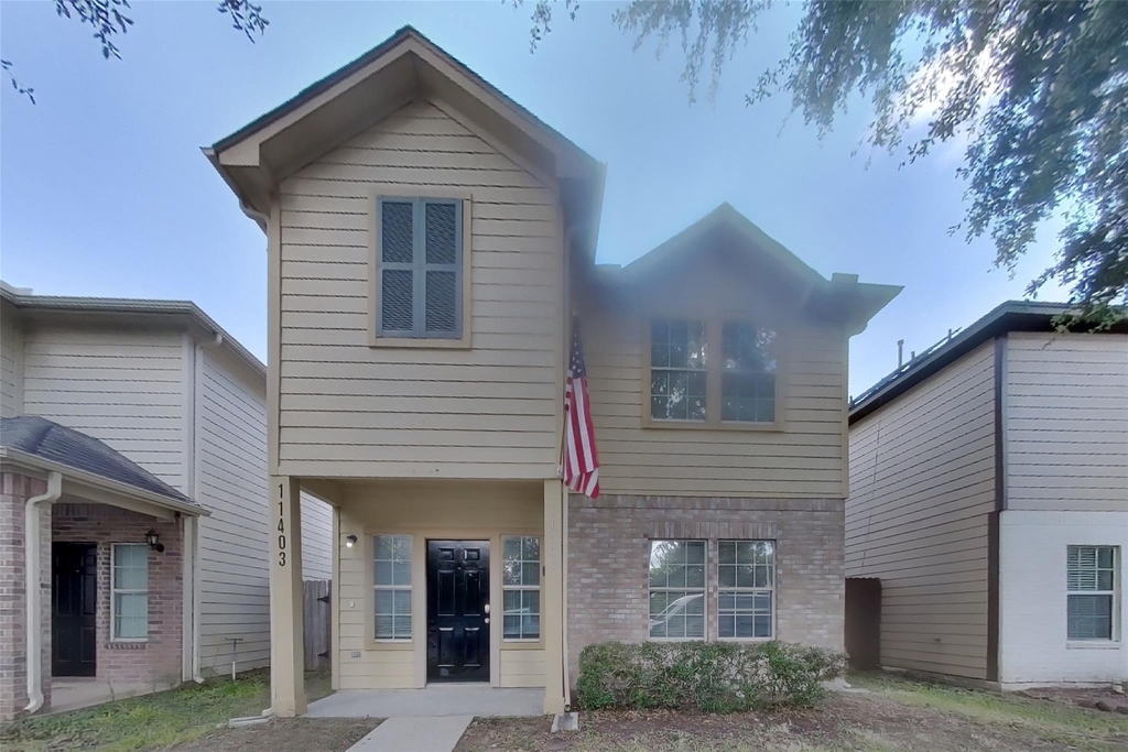 11403 Carla Street - Photo 0
