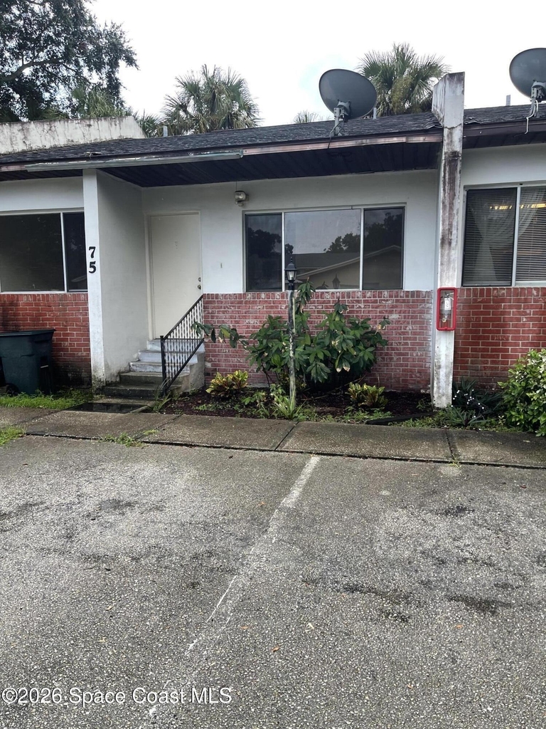 73 Nw Irwin Avenue - Photo 1