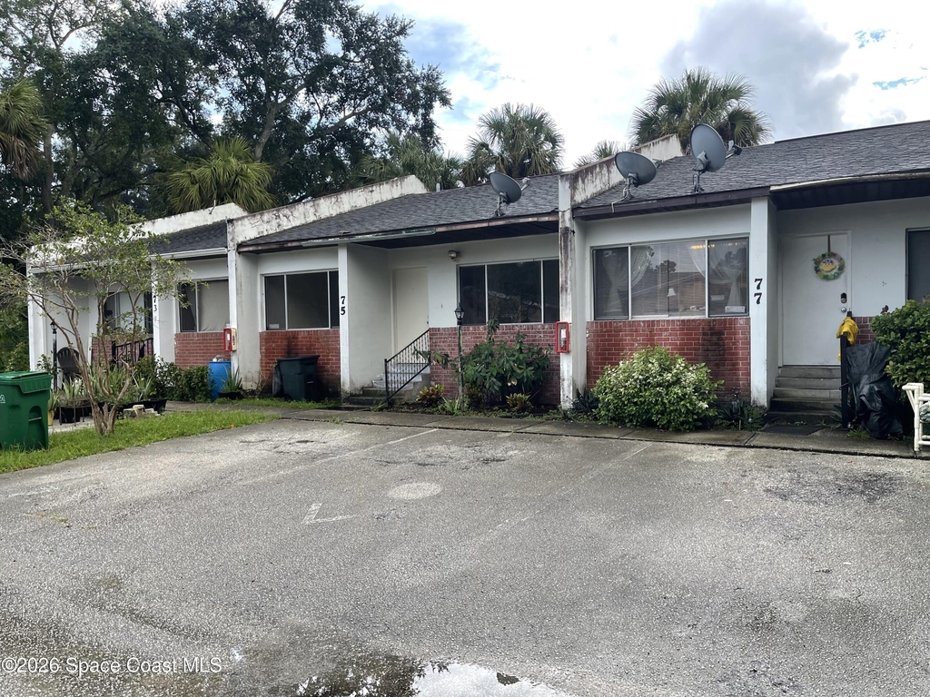 73 Nw Irwin Avenue - Photo 0