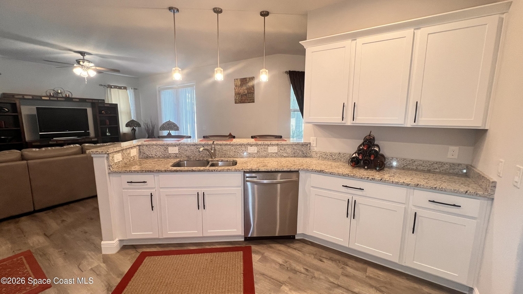 924 Captiva Island Circle Sw - Photo 9
