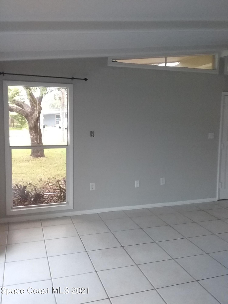 1024 George Avenue - Photo 3
