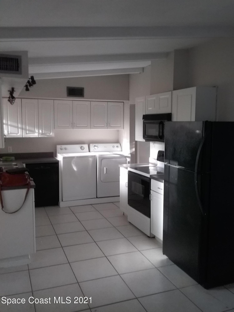1024 George Avenue - Photo 1