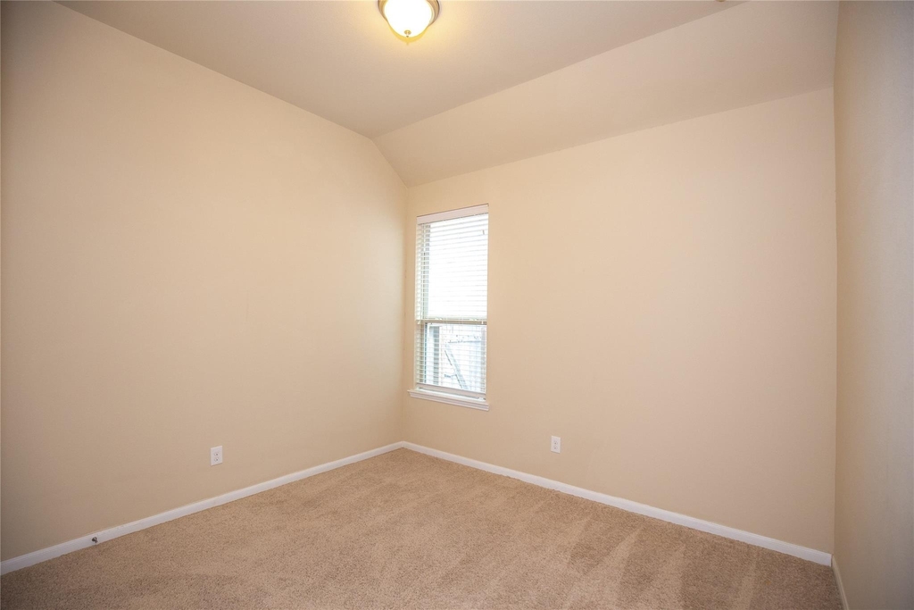 311 Lockridge Hill Ln - Photo 24