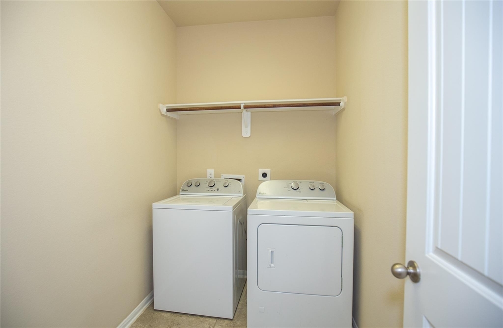 311 Lockridge Hill Ln - Photo 12