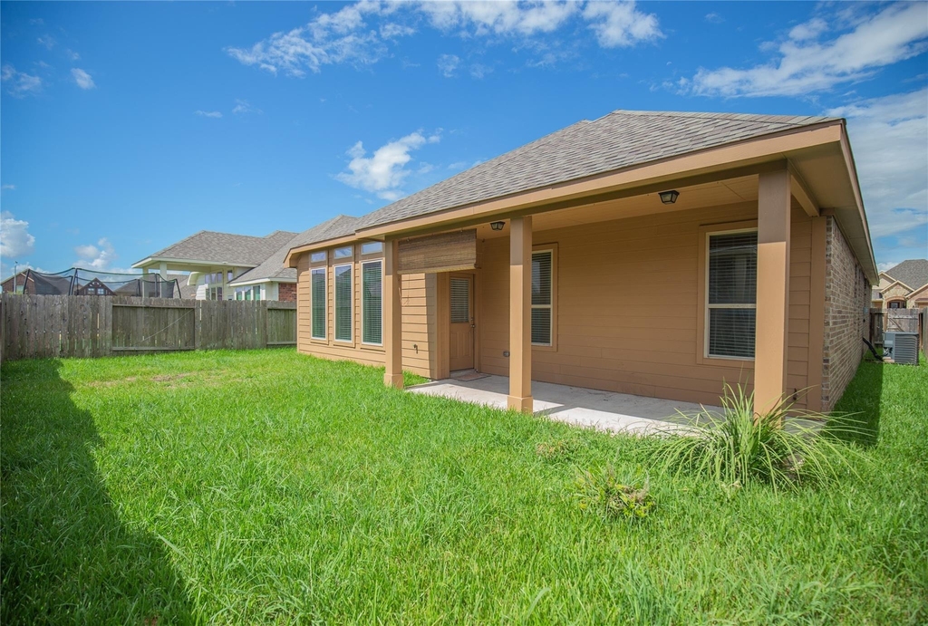 311 Lockridge Hill Ln - Photo 4