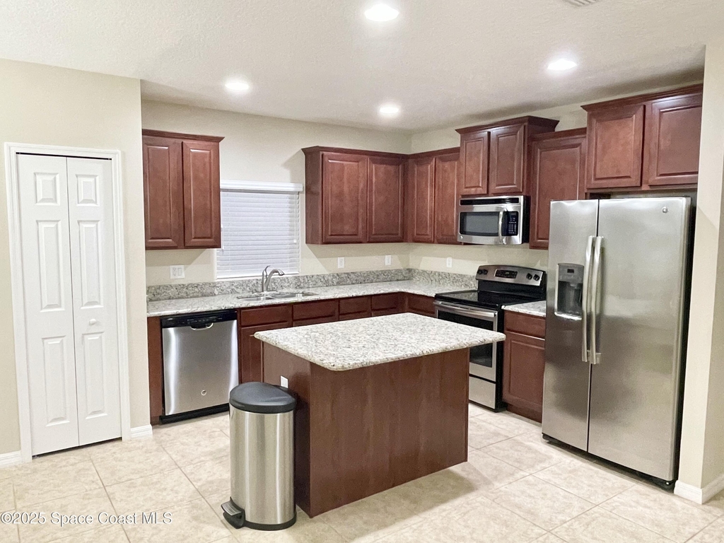 5214 Brilliance Circle - Photo 7