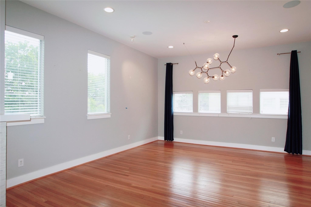 4701 Caroline Street - Photo 7