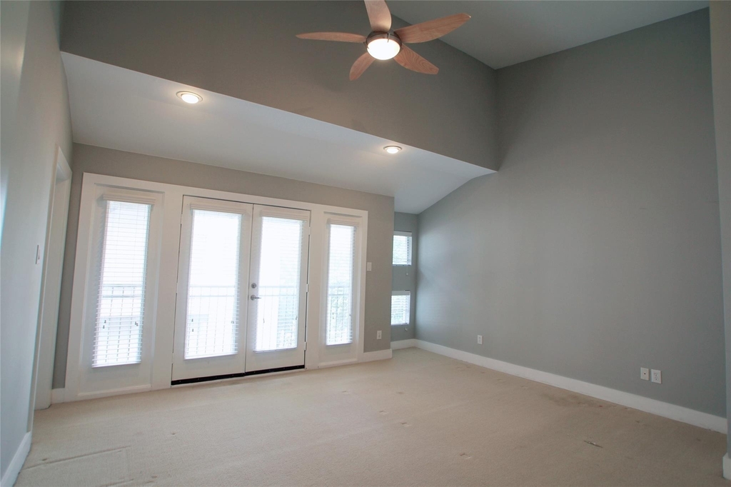 4701 Caroline Street - Photo 18