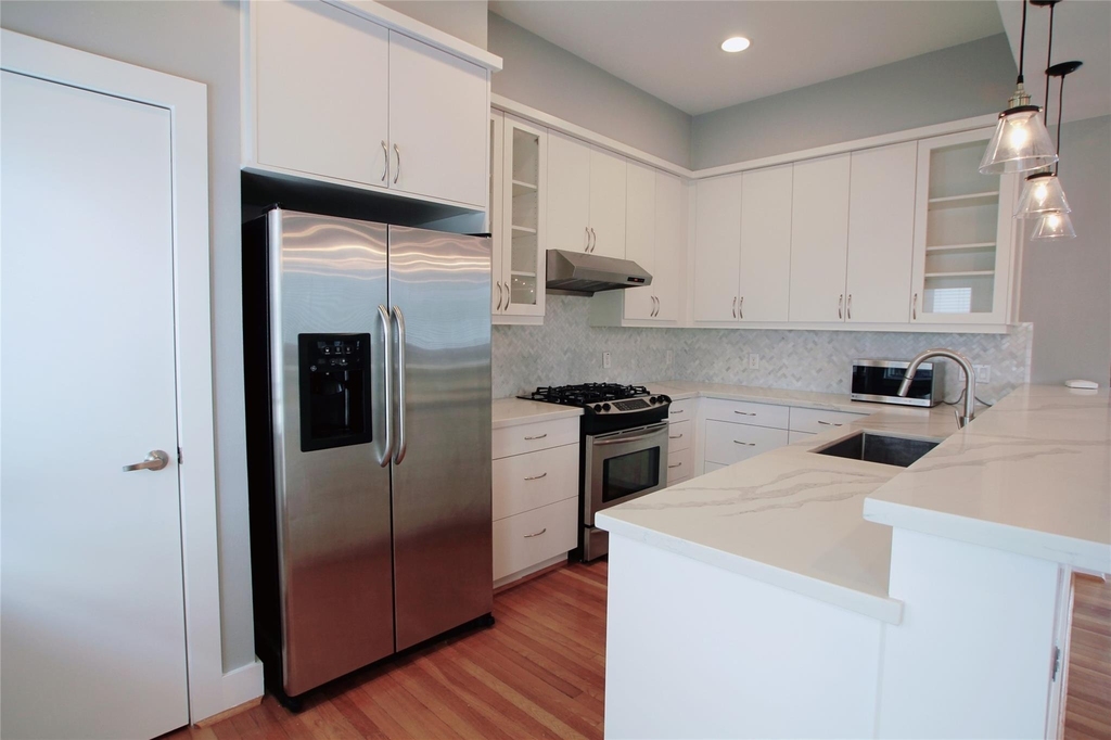 4701 Caroline Street - Photo 11