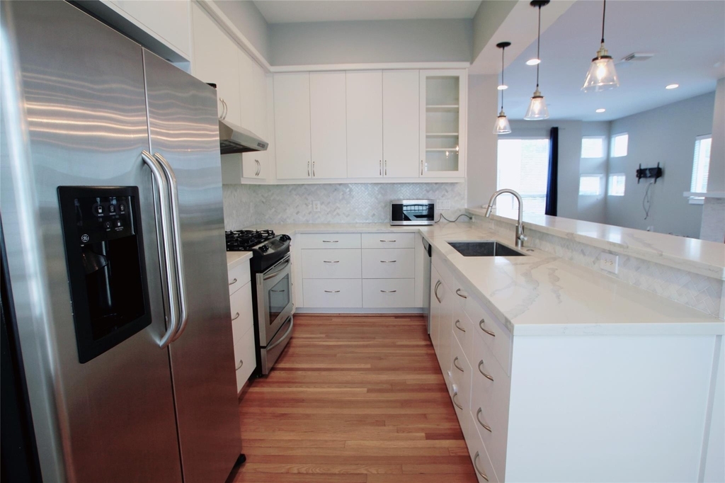 4701 Caroline Street - Photo 12