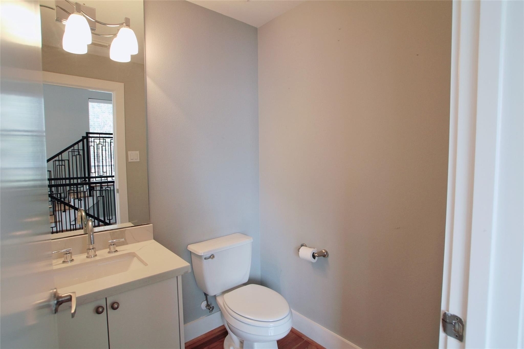 4701 Caroline Street - Photo 30
