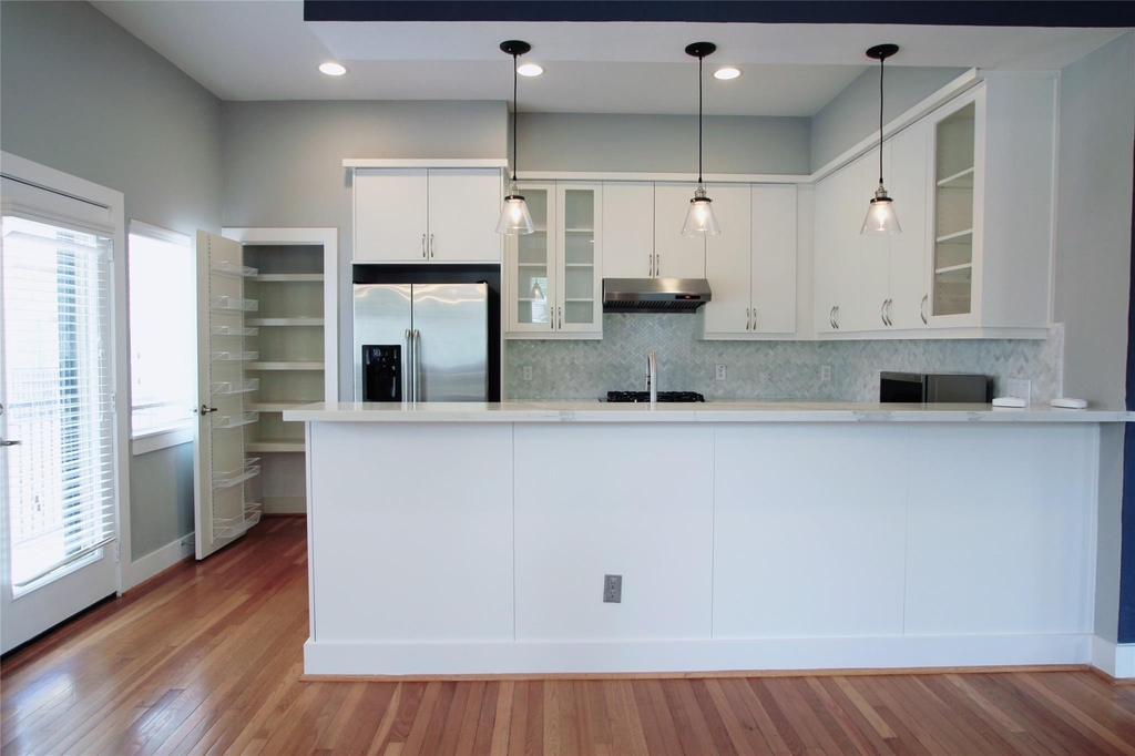 4701 Caroline Street - Photo 9