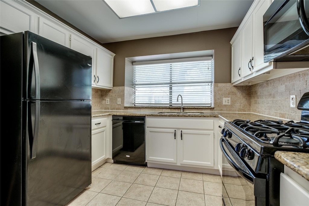 2711 Grants Lake Boulevard - Photo 8
