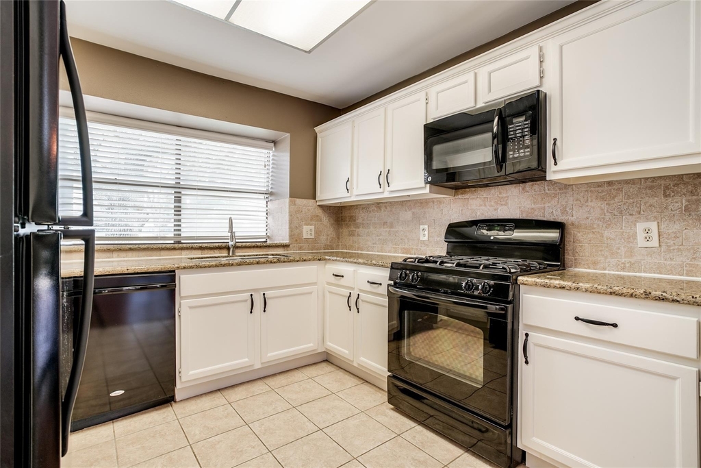 2711 Grants Lake Boulevard - Photo 9