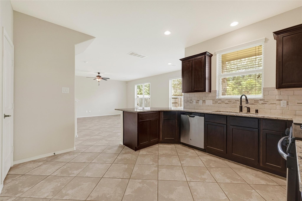 16626 Lake Prince Lane - Photo 9