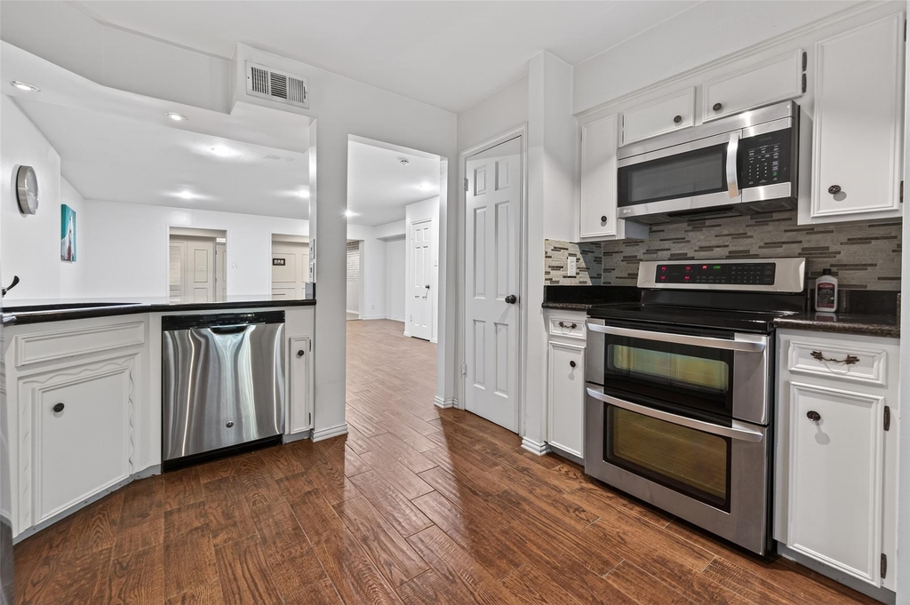 5530 Holly Street - Photo 4
