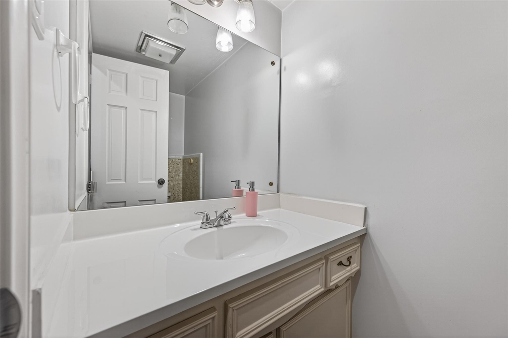 5530 Holly Street - Photo 9
