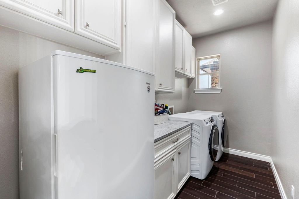 7930 Spring Village Drive - Photo 11