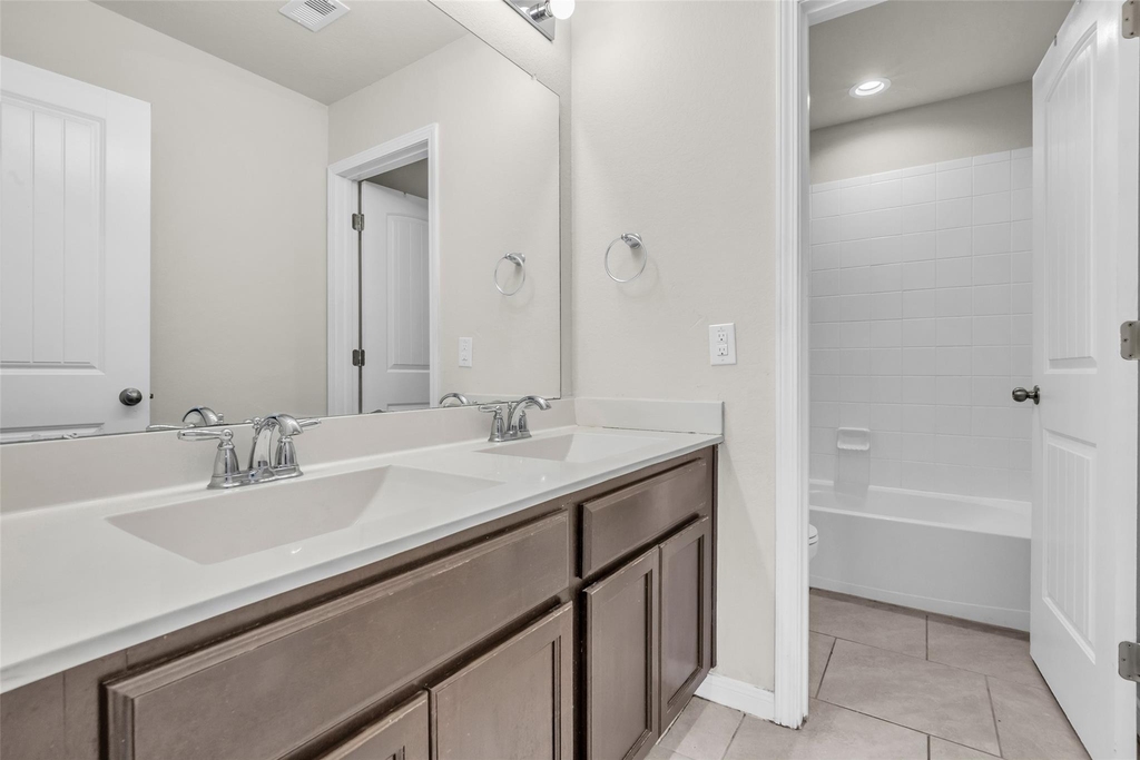 7126 Aliaga Creek Court - Photo 19