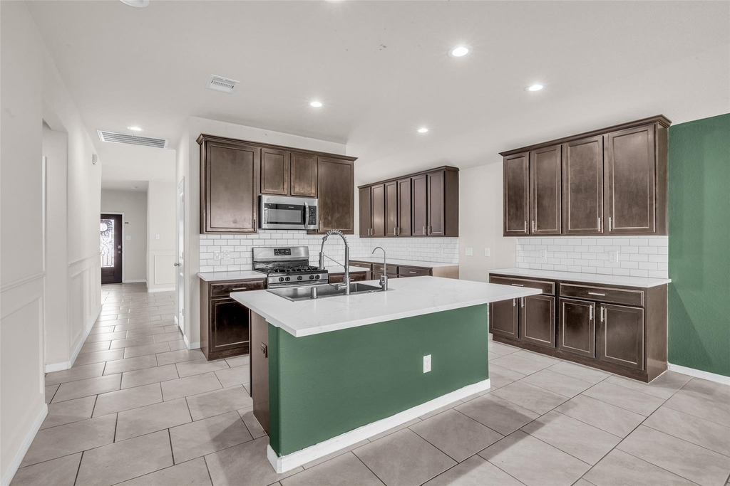 7126 Aliaga Creek Court - Photo 4