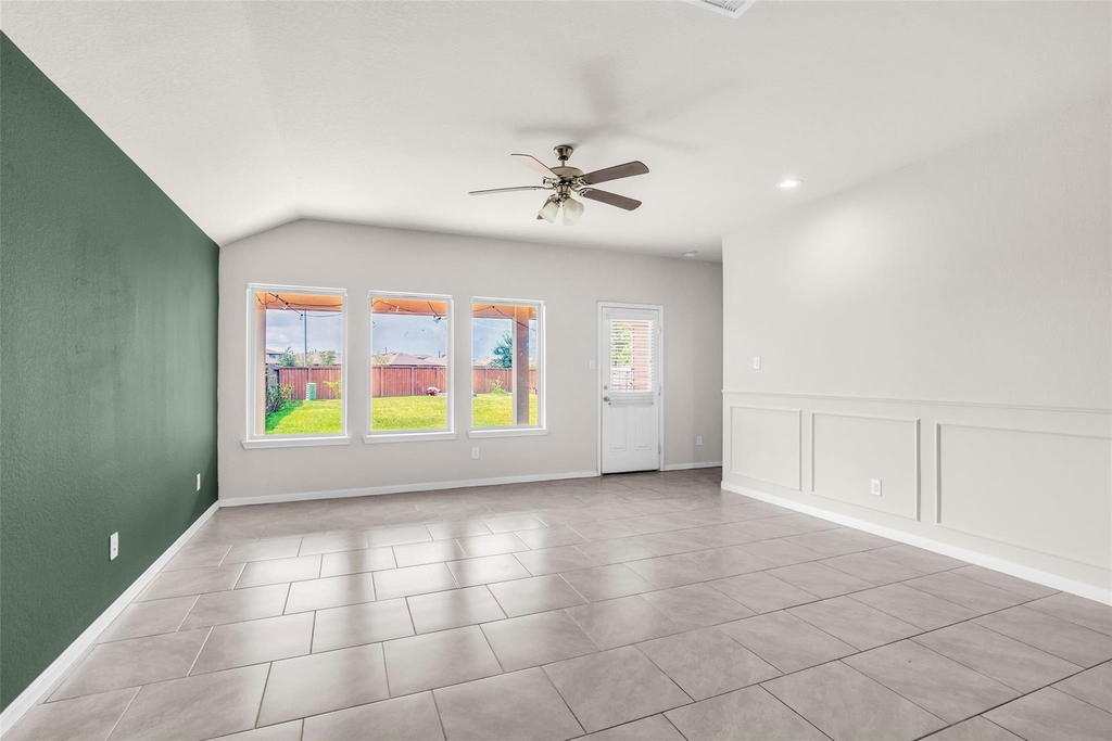 7126 Aliaga Creek Court - Photo 10