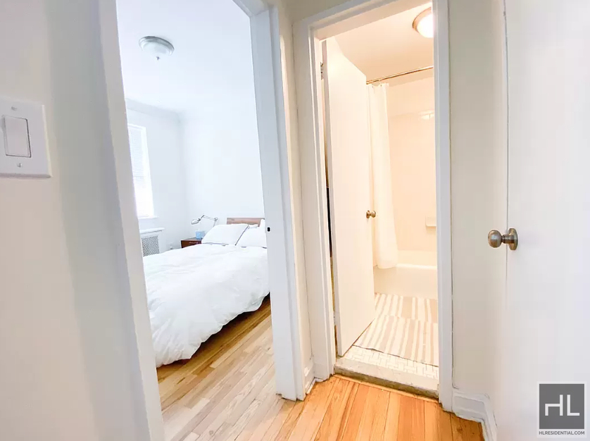 East 76 Street - Photo 2