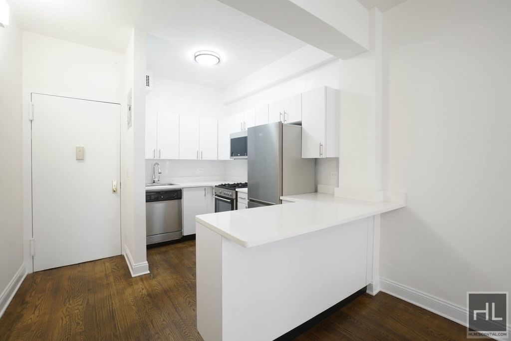 West 22 Street - Photo 0