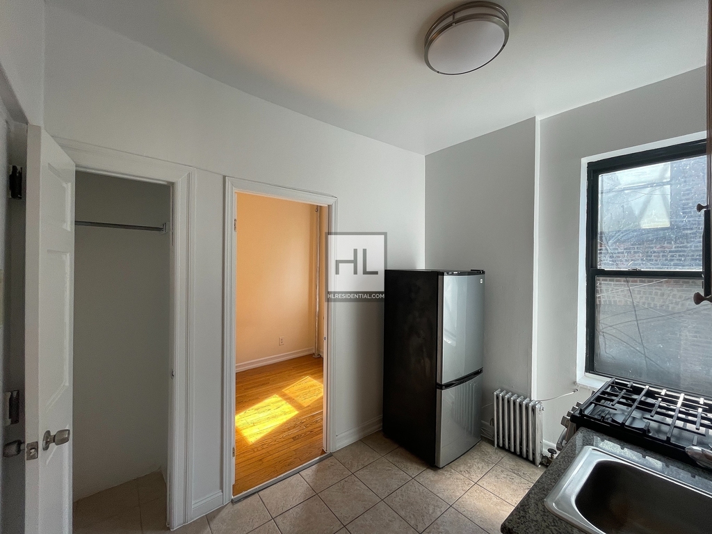 East 13th Street - Photo 4