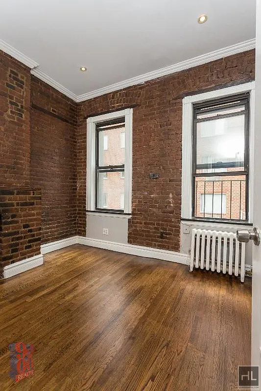 East 23 Street - Photo 4