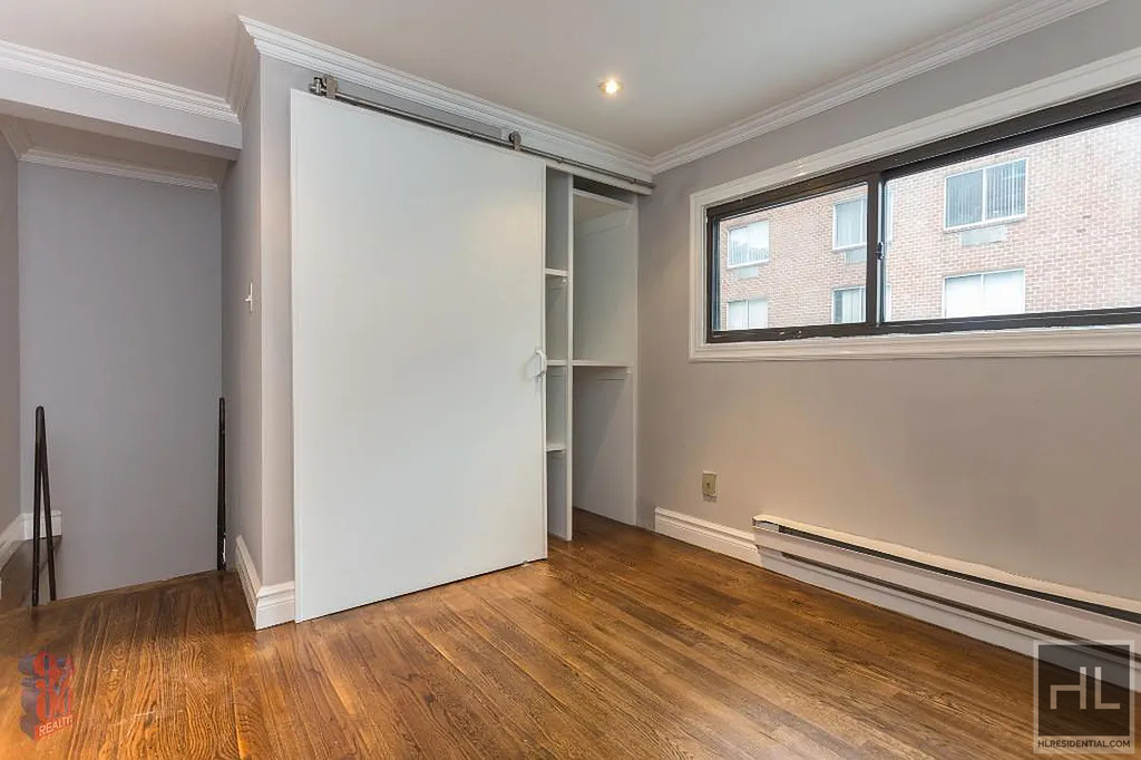East 23 Street - Photo 2
