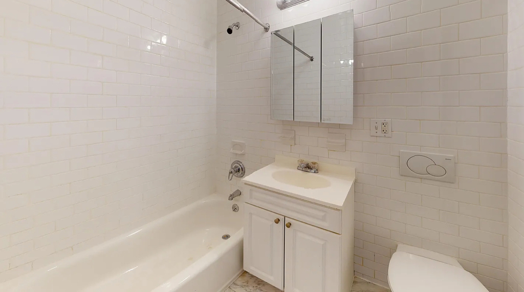 East 65th Street - Photo 7