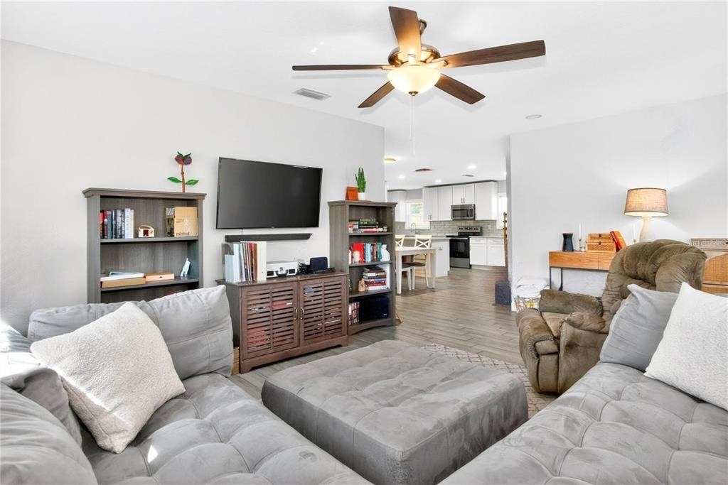 3608 W Carmen Street - Photo 5