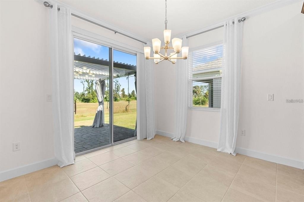 933 Signet Drive - Photo 8