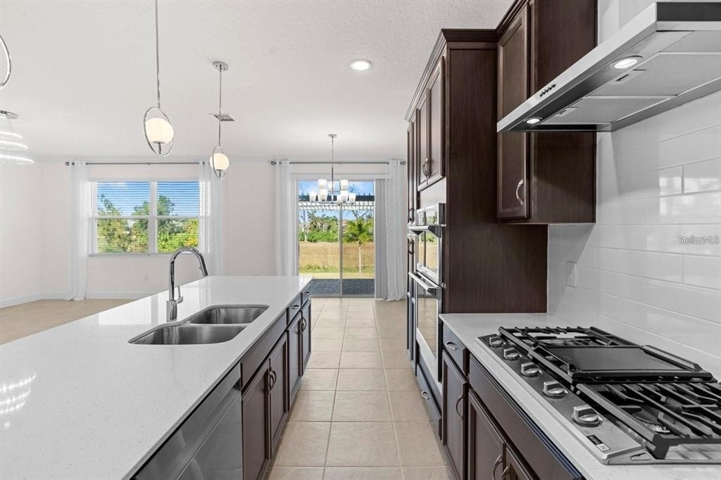 933 Signet Drive - Photo 5