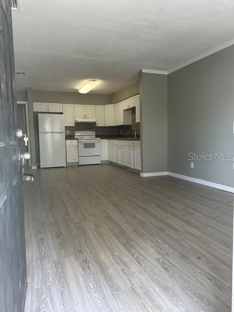 8206 Elmer Street - Photo 2