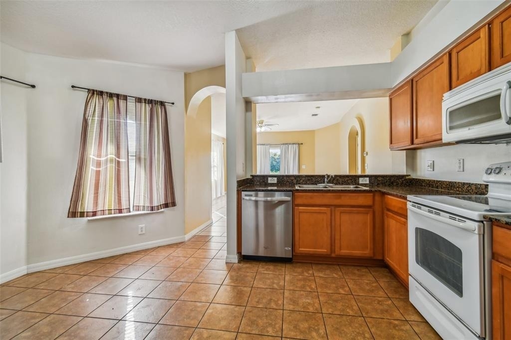 7956 Carriage Pointe Drive - Photo 13