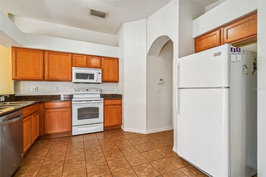 7956 Carriage Pointe Drive - Photo 10