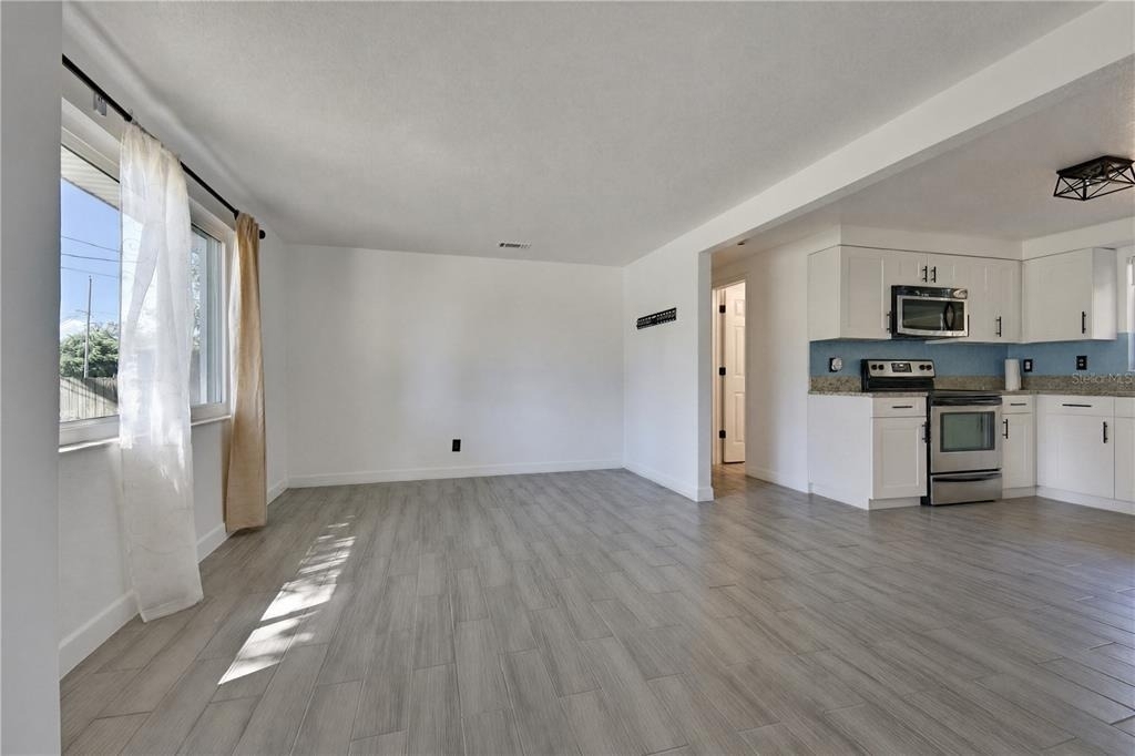 9616 Pine Ridge Avenue - Photo 5