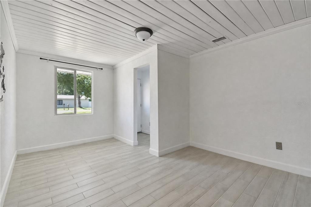 9616 Pine Ridge Avenue - Photo 3