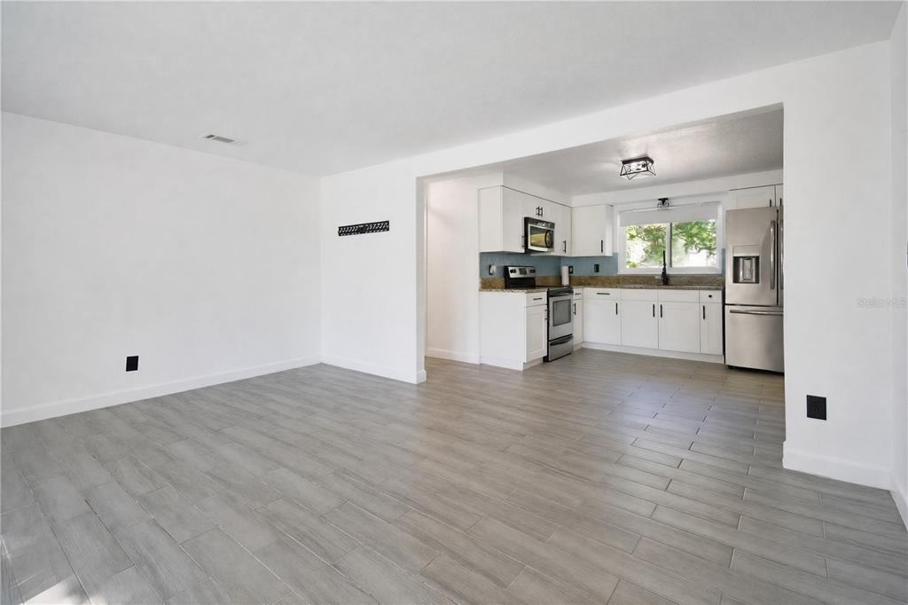 9616 Pine Ridge Avenue - Photo 7
