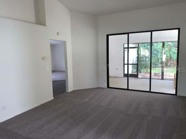 211 Oakwood Boulevard - Photo 1