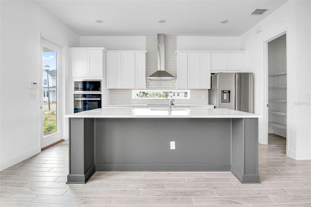 6492 Barnstorm Way - Photo 4