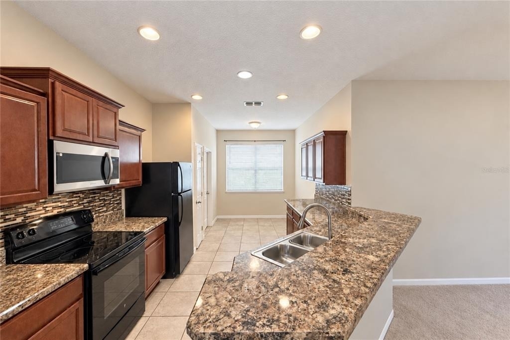 152 Highland Meadow Ave - Photo 2
