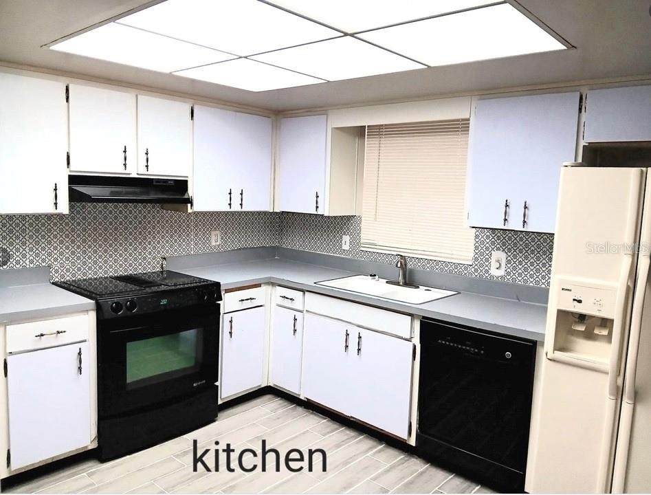 2734 Fireside Court - Photo 3