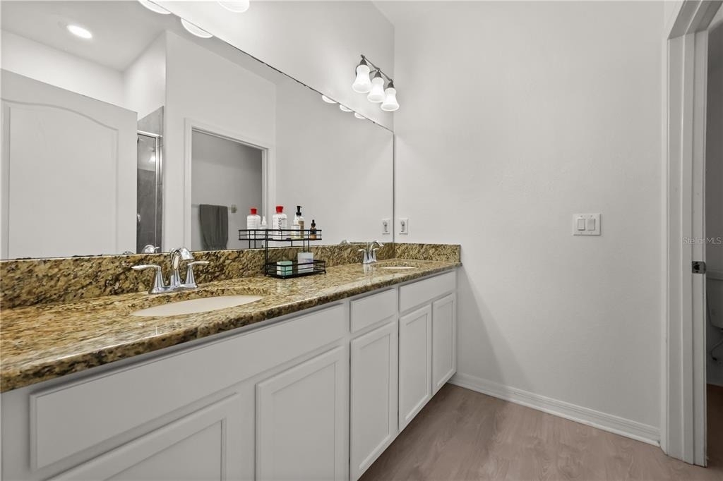 7668 Fairgrove Avenue - Photo 11