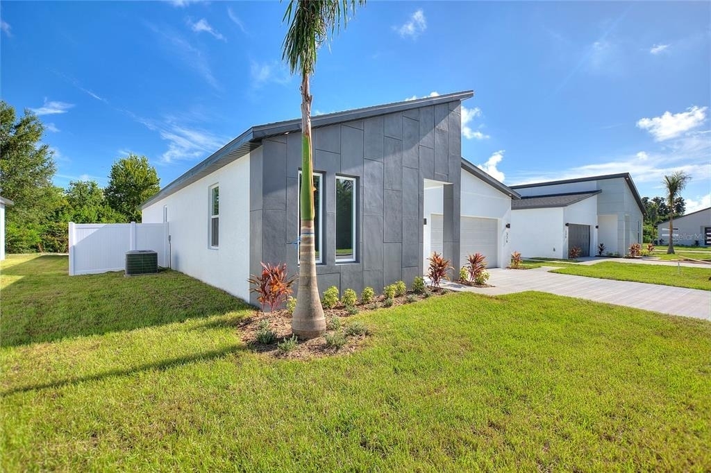 326 Royal Palm Way - Photo 2